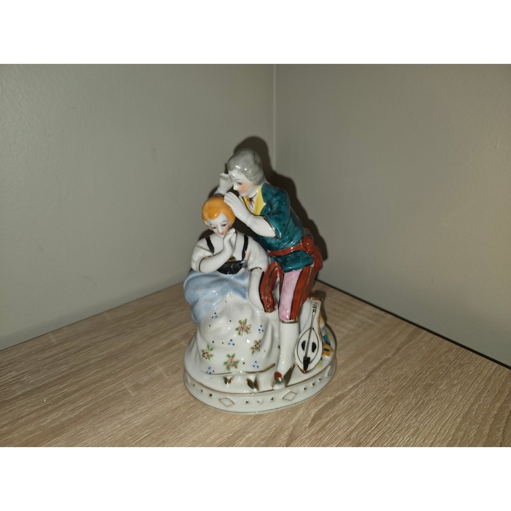 Vintage Hand Painted Made in Occupied Japan Porcelain Courting‎ Couple Figurine